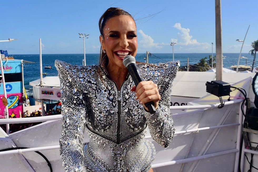 Ivetesangalotriocarnava alo alo bahia